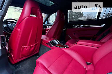 Фастбэк Porsche Panamera 2013 в 