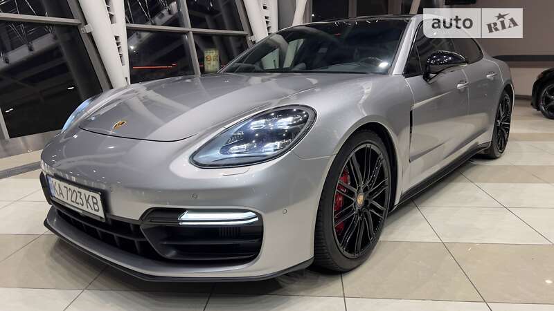 Фастбек Porsche Panamera 2019 в 