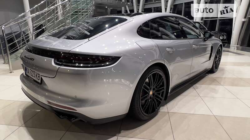 Фастбэк Porsche Panamera 2019 в Киеве