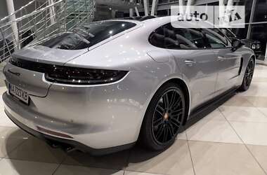 Фастбек Porsche Panamera 2019 в 