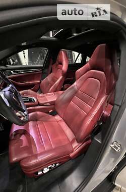 Фастбек Porsche Panamera 2019 в 