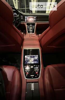 Фастбек Porsche Panamera 2019 в 