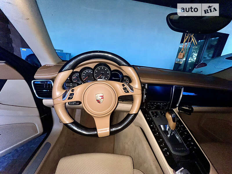 Фастбэк Porsche Panamera 2012 в Николаеве