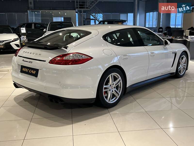 Фастбек Porsche Panamera 2012 в Києві фото 19 Фастбек Porsche Panamera 2012 в Києві