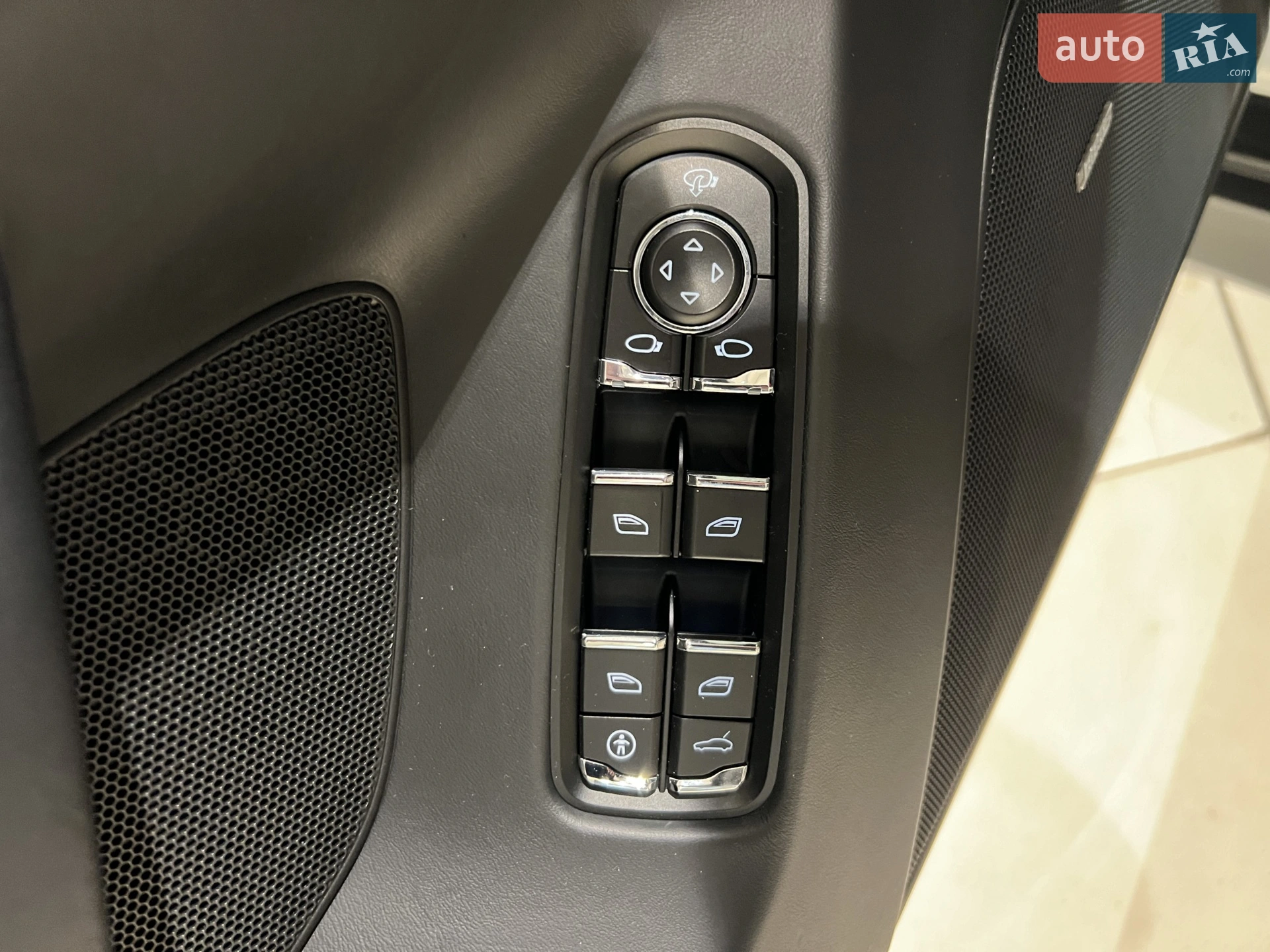 2012 Porsche Panamera - мініатюра 32