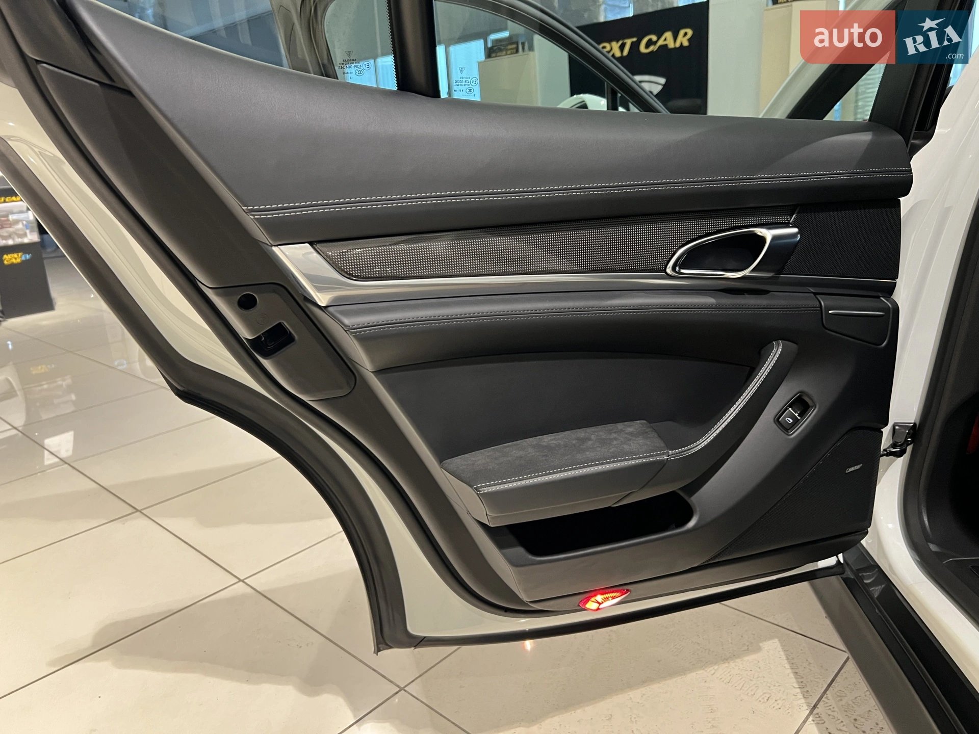 2012 Porsche Panamera - мініатюра 34