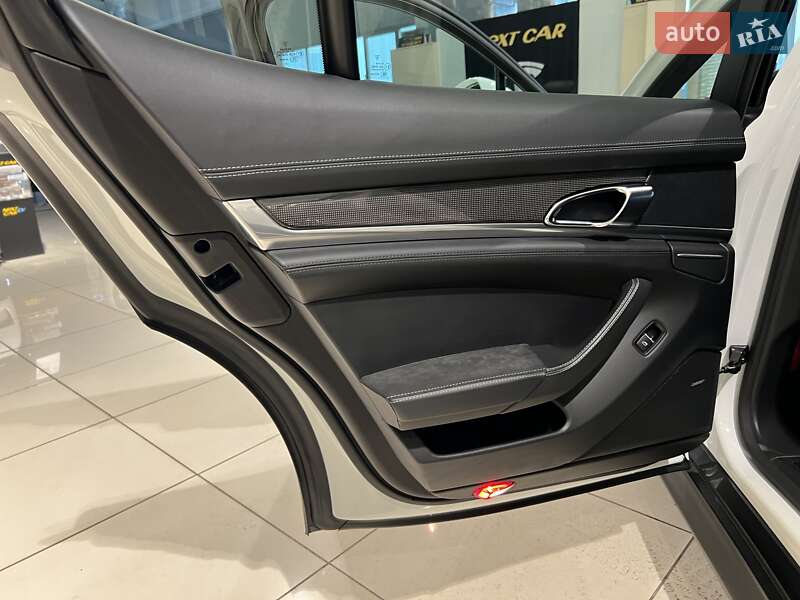 Фастбек Porsche Panamera 2012 в Києві фото 34 Фастбек Porsche Panamera 2012 в Києві