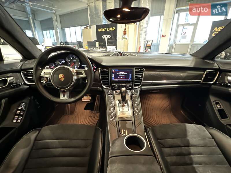 Фастбек Porsche Panamera 2012 в Києві фото 49 Фастбек Porsche Panamera 2012 в Києві