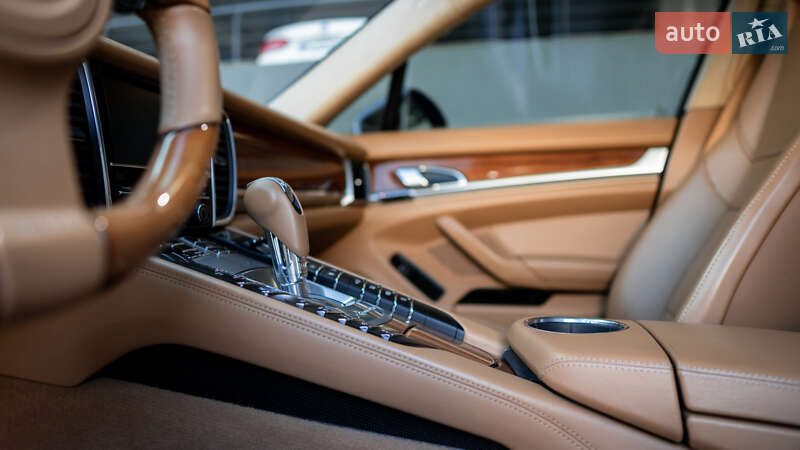 Фастбэк Porsche Panamera 2010 в Львове фото 21 Фастбэк Porsche Panamera 2010 в Львове