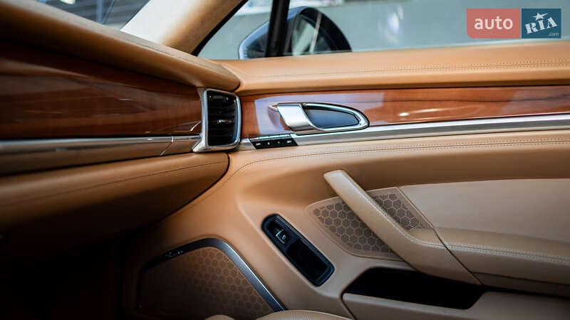 Фастбэк Porsche Panamera 2010 в Львове фото 26 Фастбэк Porsche Panamera 2010 в Львове