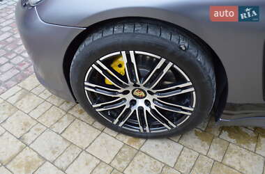 Фастбэк Porsche Panamera 2011 в 
