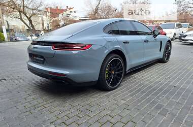 Фастбэк Porsche Panamera 2018 в Одессе