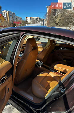 Фастбэк Porsche Panamera 2012 в 