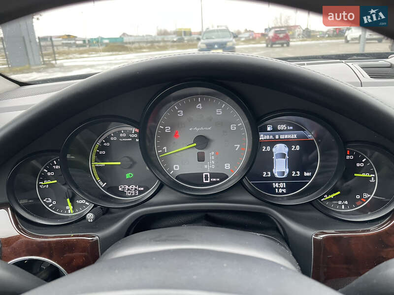 Фастбэк Porsche Panamera 2013 в Киеве