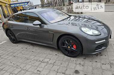 Фастбэк Porsche Panamera 2013 в Черкассах