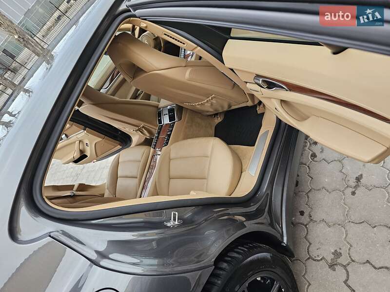 Фастбек Porsche Panamera 2013 в Черкасах