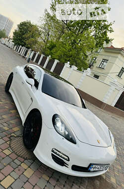 Фастбэк Porsche Panamera 2011 в Одессе
