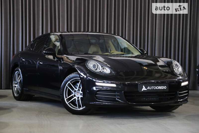 Фастбэк Porsche Panamera 2013 в Киеве