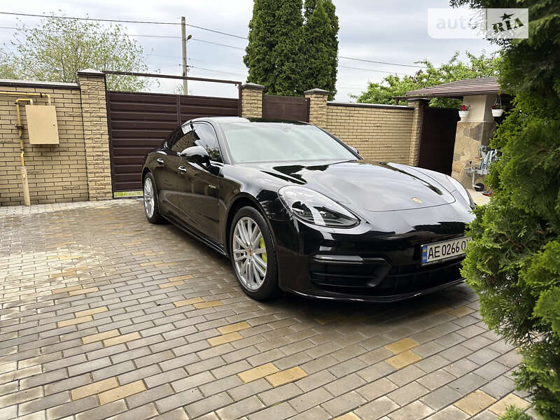 Фастбек Porsche Panamera 2017 в Дніпрі