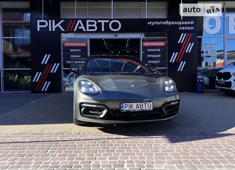 Фастбэк Porsche Panamera 2023 в Львове