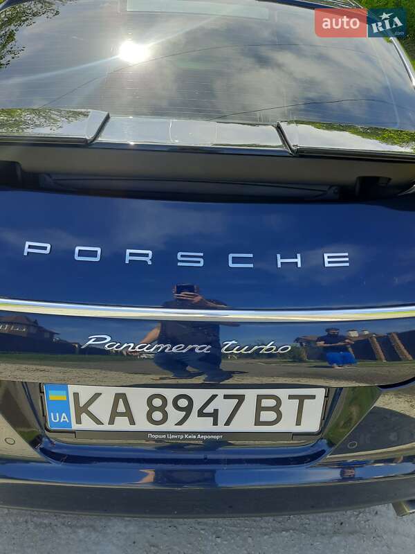 Фастбек Porsche Panamera 2011 в Києві
