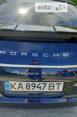 Фастбэк Porsche Panamera 2011 в Киеве