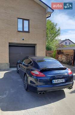 Фастбэк Porsche Panamera 2011 в Киеве