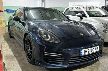 Фастбэк Porsche Panamera 2014 в Киеве