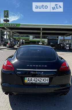 Фастбэк Porsche Panamera 2009 в Киеве