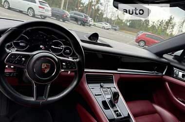 Фастбек Porsche Panamera 2018 в 