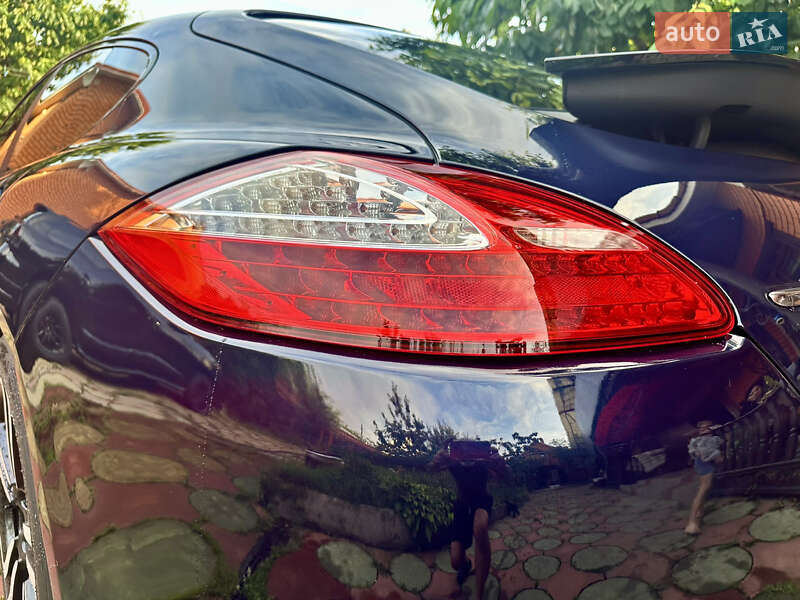 Фастбэк Porsche Panamera 2013 в Киеве