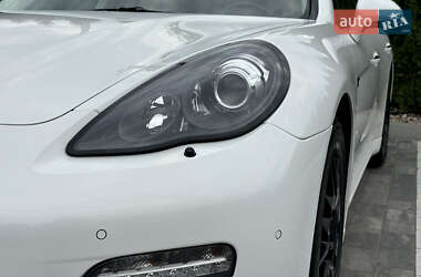 Фастбэк Porsche Panamera 2011 в 