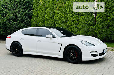 Фастбэк Porsche Panamera 2011 в Одессе