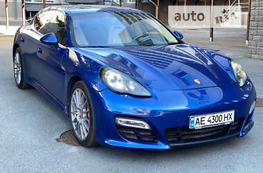 Фастбэк Porsche Panamera 2011 в 