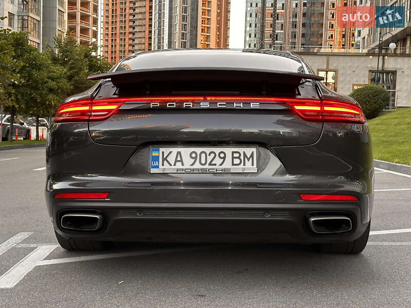 Фастбек Porsche Panamera 2018 в Києві