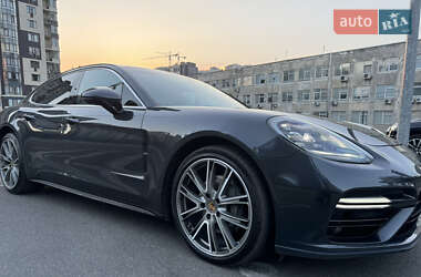 Фастбэк Porsche Panamera 2017 в Киеве