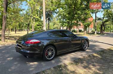 Фастбэк Porsche Panamera 2012 в Кривом Роге