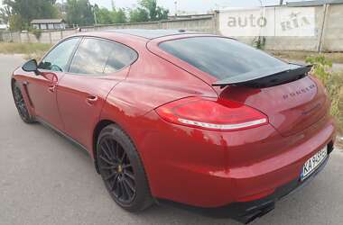 Фастбек Porsche Panamera 2015 в 