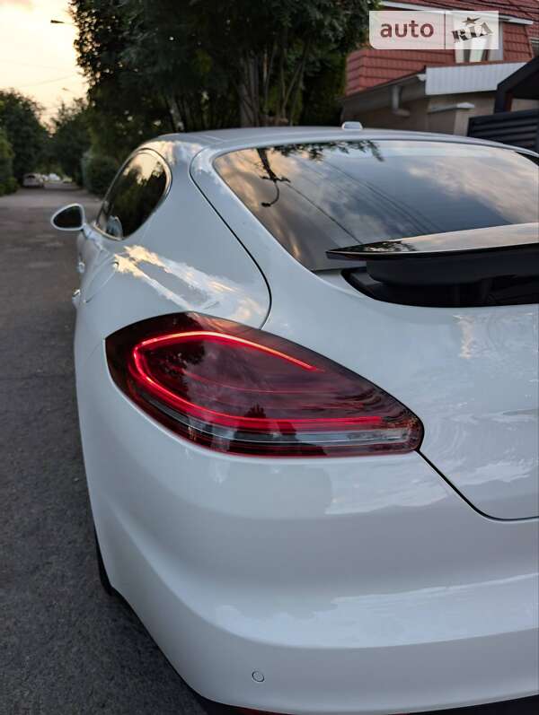 Фастбек Porsche Panamera 2014 в Ужгороді фото 17 Фастбек Porsche Panamera 2014 в Ужгороді
