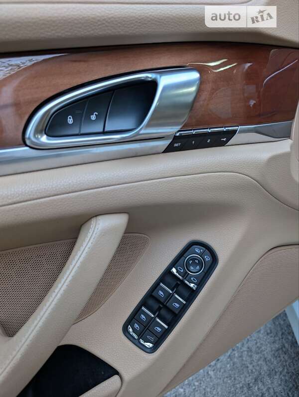Фастбек Porsche Panamera 2014 в Ужгороді фото 48 Фастбек Porsche Panamera 2014 в Ужгороді