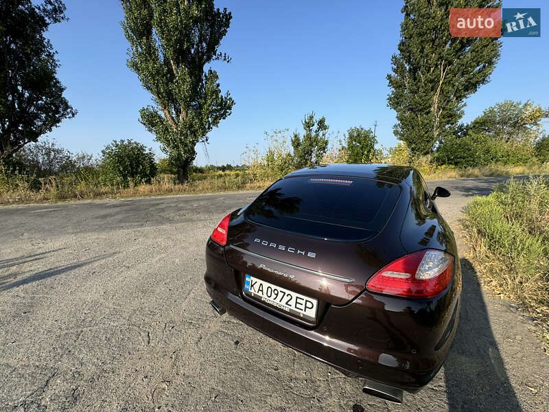 Фастбэк Porsche Panamera 2010 в Киеве фото 4 Фастбэк Porsche Panamera 2010 в Киеве