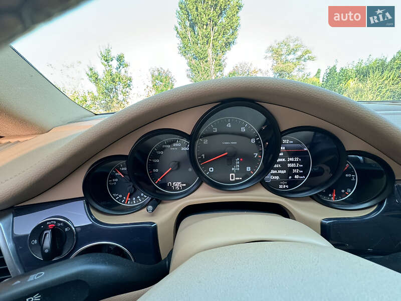 Фастбэк Porsche Panamera 2010 в Киеве фото 8 Фастбэк Porsche Panamera 2010 в Киеве