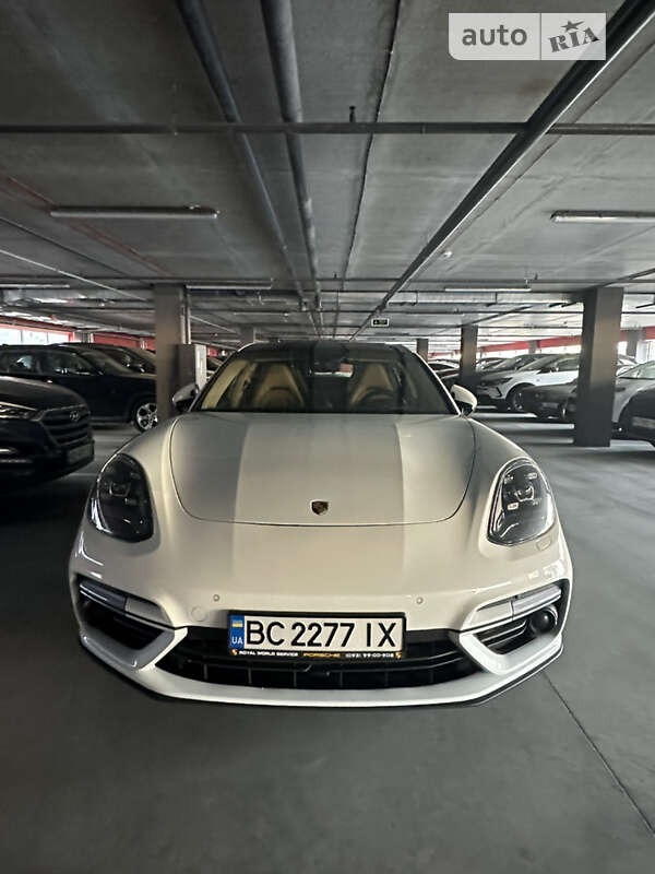 Porsche Panamera 2018