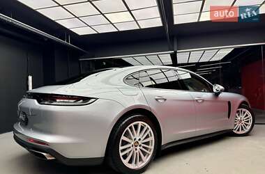 Фастбэк Porsche Panamera 2021 в 