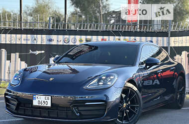 Фастбек Porsche Panamera 2018 в Києві