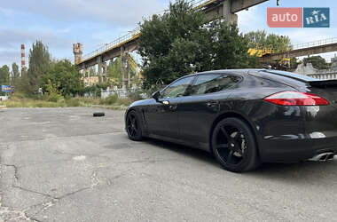 Лифтбек Porsche Panamera 2009 в 