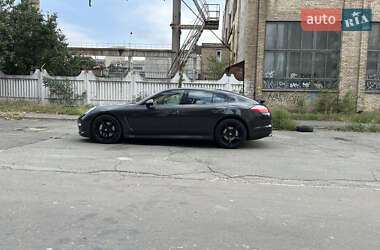 Лифтбек Porsche Panamera 2009 в 