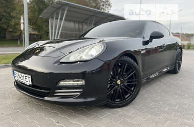 Фастбэк Porsche Panamera 2010 в Тернополе