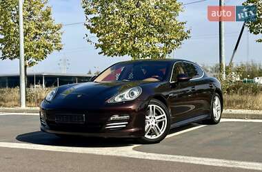 Фастбэк Porsche Panamera 2010 в 
