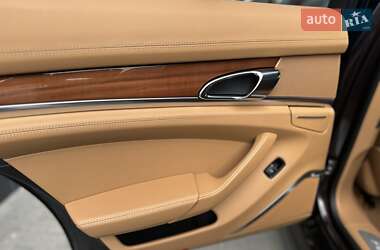Фастбэк Porsche Panamera 2010 в 